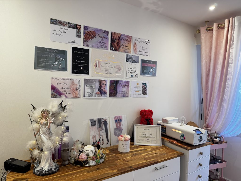 Diplômes de praticienne prothésiste ongulaire